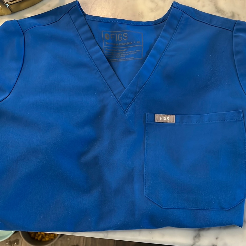 Figs Catarina one-pocket scrub top